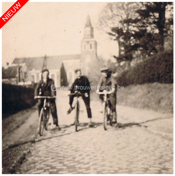 51_fotos_1946_knechten_per_fiets.jpg